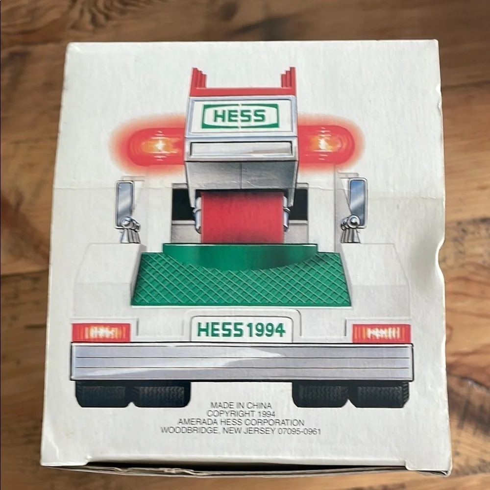Hess 1994 Green and White Rescue Truck collectible